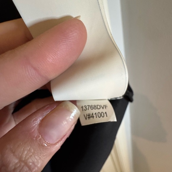 Diane Von Furstenberg Black Silky Draped Top, Large - Picture 7 of 12